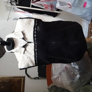 Womens Vest Jacket MADE IN ALASKA Black White sleeveless zipper Winter Weather